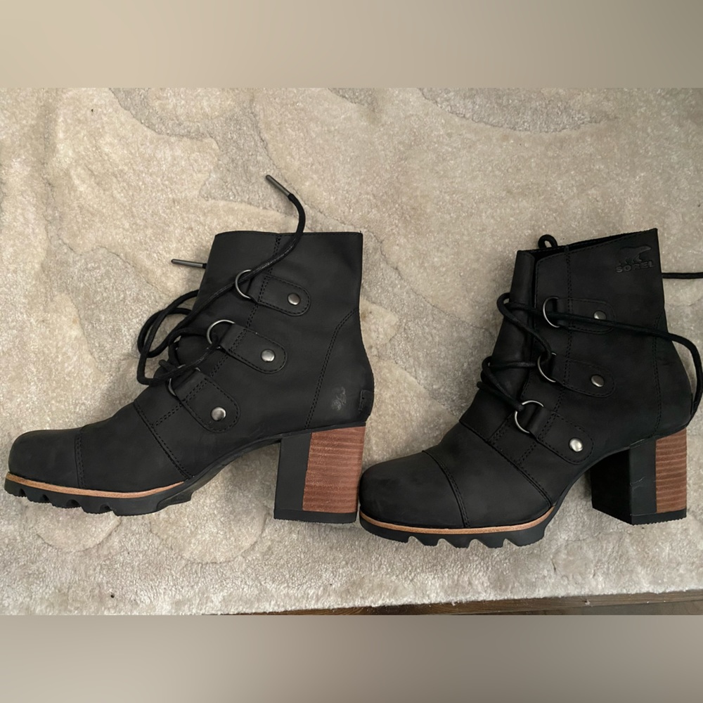 Never worn, NWOT Sorel Boots